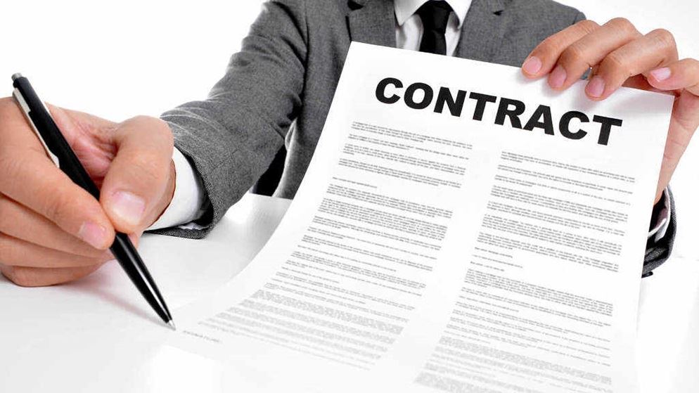 what is an invitation to treat in contract law